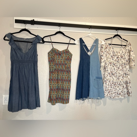 Set of 4 dresses for $20 Size Small - Picture 1 of 10